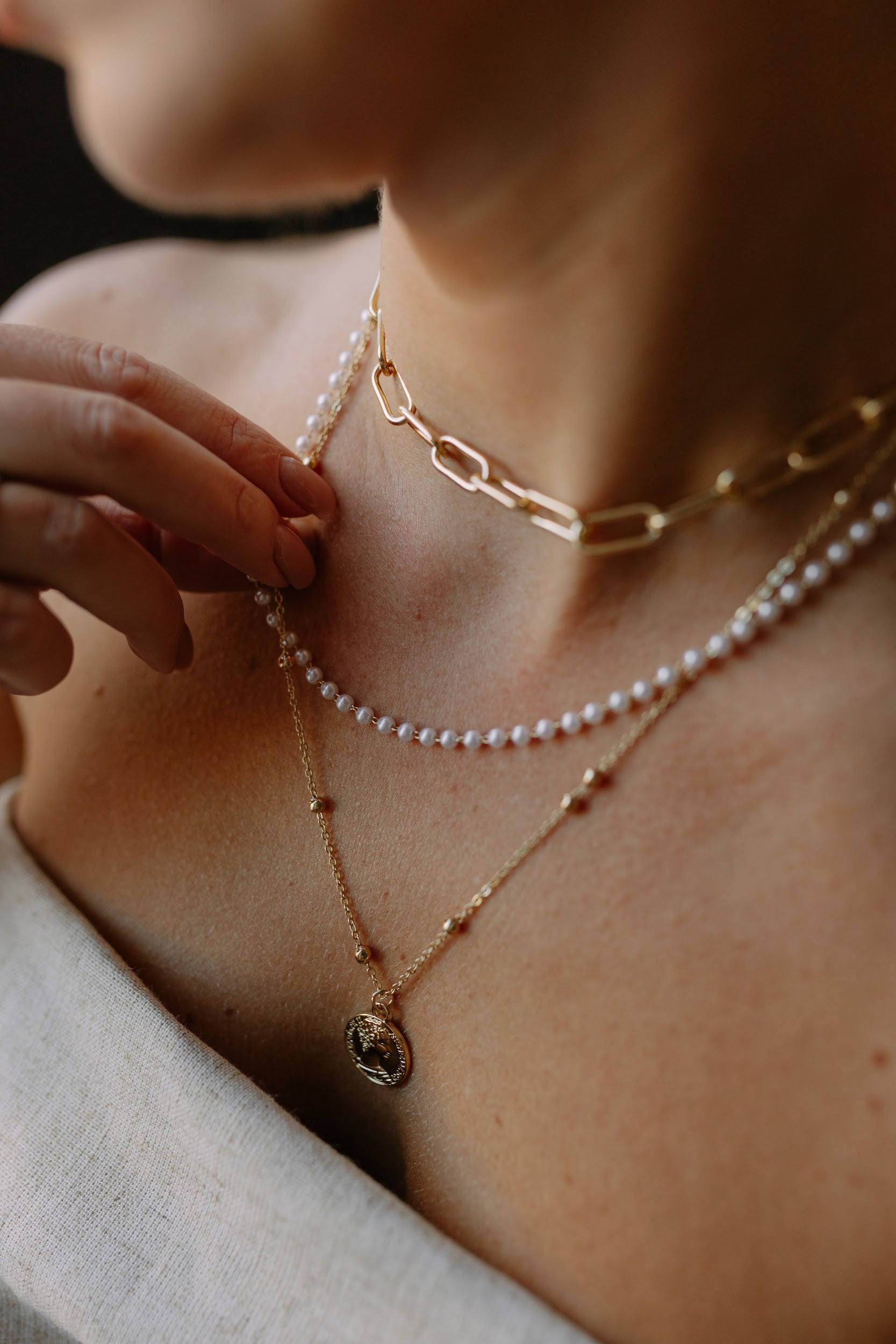 Pearl Chain Layered Choker Necklace